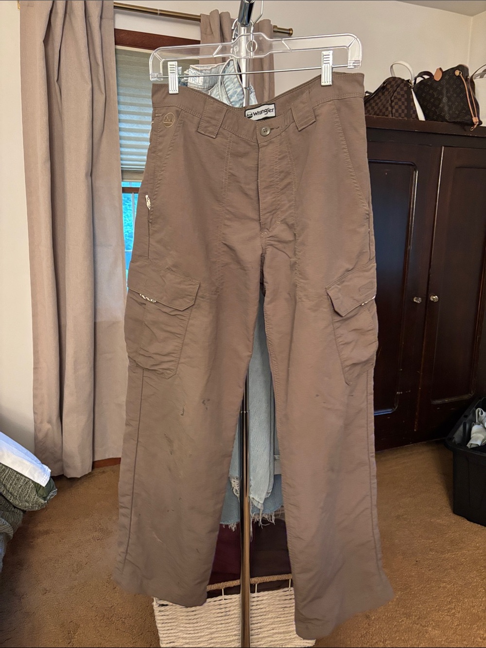 Wrangler Men's Cargo Pants in Taupe Brown
